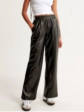 NWT Abercrombie Wide Leg Vegan Leather Pants - Black